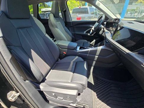 Used 2025 Audi Q5 Prestige AWD/4WD image 10