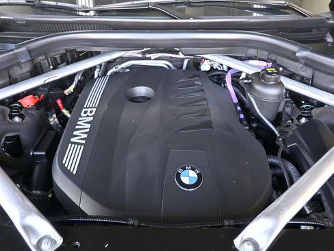 Certified 2023 BMW X7 xDrive40i w/ Executive Package image 29