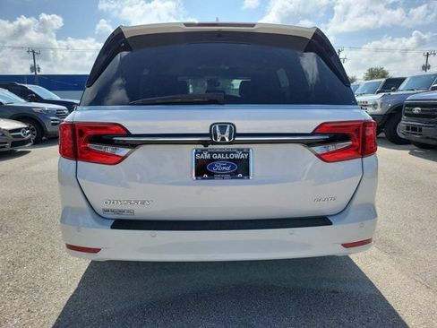 Used 2024 Honda Odyssey Elite image 5