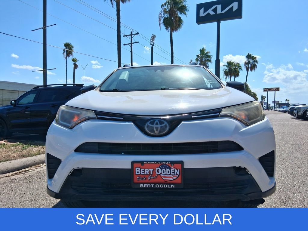 Used 2018 Toyota RAV4 LE FWD image 2