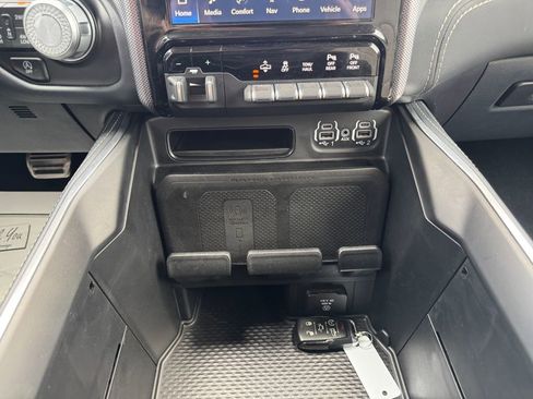 Used 2023 RAM 1500 Limited image 34