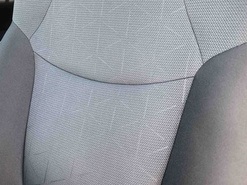 Used 2025 Toyota RAV4 XLE FWD image 23