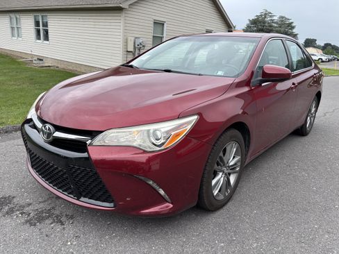 Used 2015 Toyota Camry SE w/ Moonroof Package FWD image 7