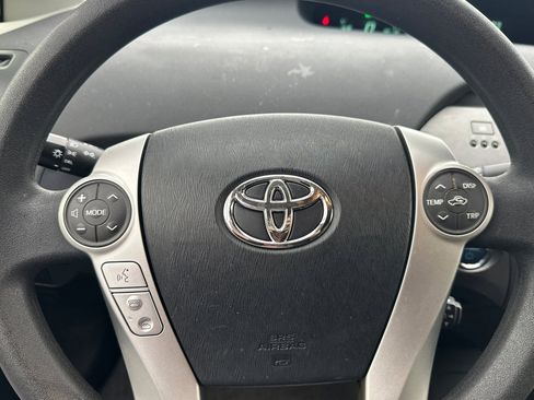 Used 2015 Toyota Prius Three image 33