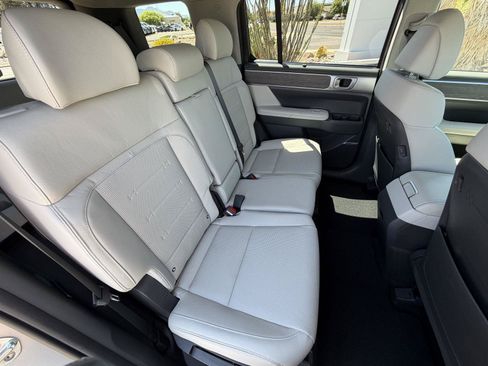 Used 2024 Hyundai Santa Fe Limited AWD/4WD image 23