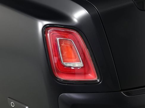 Certified 2024 Rolls-Royce Phantom Extended Wheelbase w/ The Phantom Package image 21