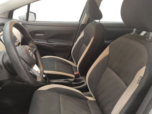 Used 2021 Nissan Versa SV FWD image 17