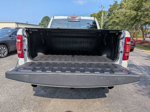 Used 2022 RAM 1500 Laramie AWD/4WD image 12