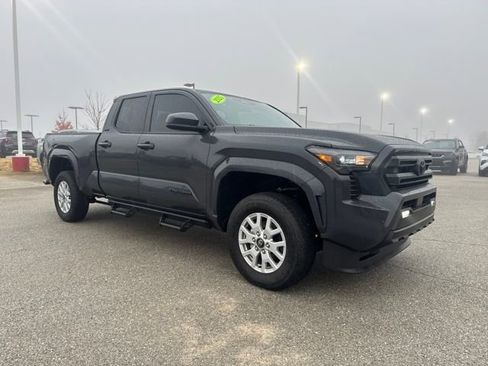 Used 2025 Toyota Tacoma SR5 image 7