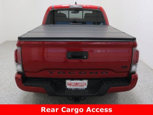 Used 2021 Toyota Tacoma TRD Sport w/ Technology Package image 8