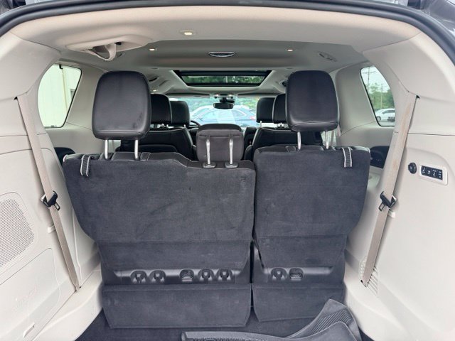 Used 2022 Chrysler Pacifica Limited w/ Uconnect Theater Family Group AWD/4WD image 11