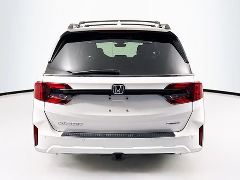 Certified 2025 Honda Odyssey Touring image 6