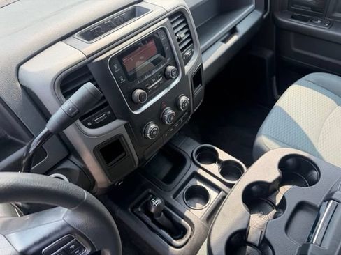 Used 2018 RAM 2500 Tradesman w/ Chrome Appearance Group AWD/4WD image 27
