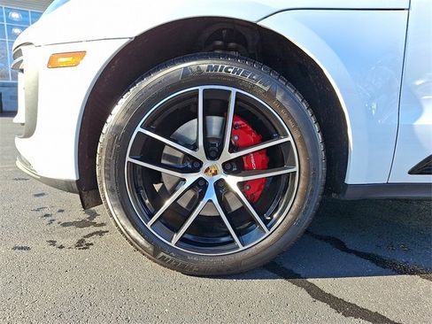 Used 2022 Porsche Macan S image 8