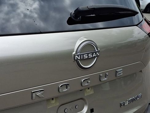 Used 2023 Nissan Rogue Platinum FWD image 32