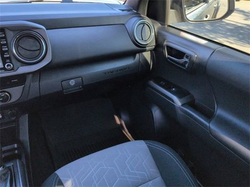 Used 2023 Toyota Tacoma TRD Sport image 17