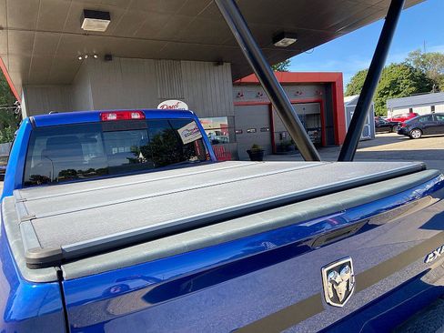 Used 2017 RAM 1500 Classic SLT image 7