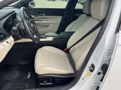 Used 2021 Cadillac CT4 Premium Luxury RWD image 5