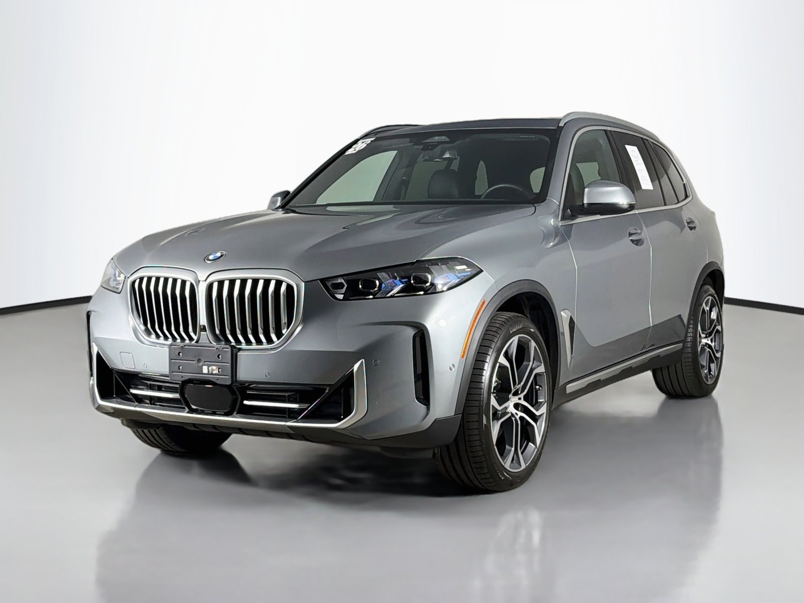 Used 2026 BMW X5 sDrive40i w/ Premium Package RWD image 3