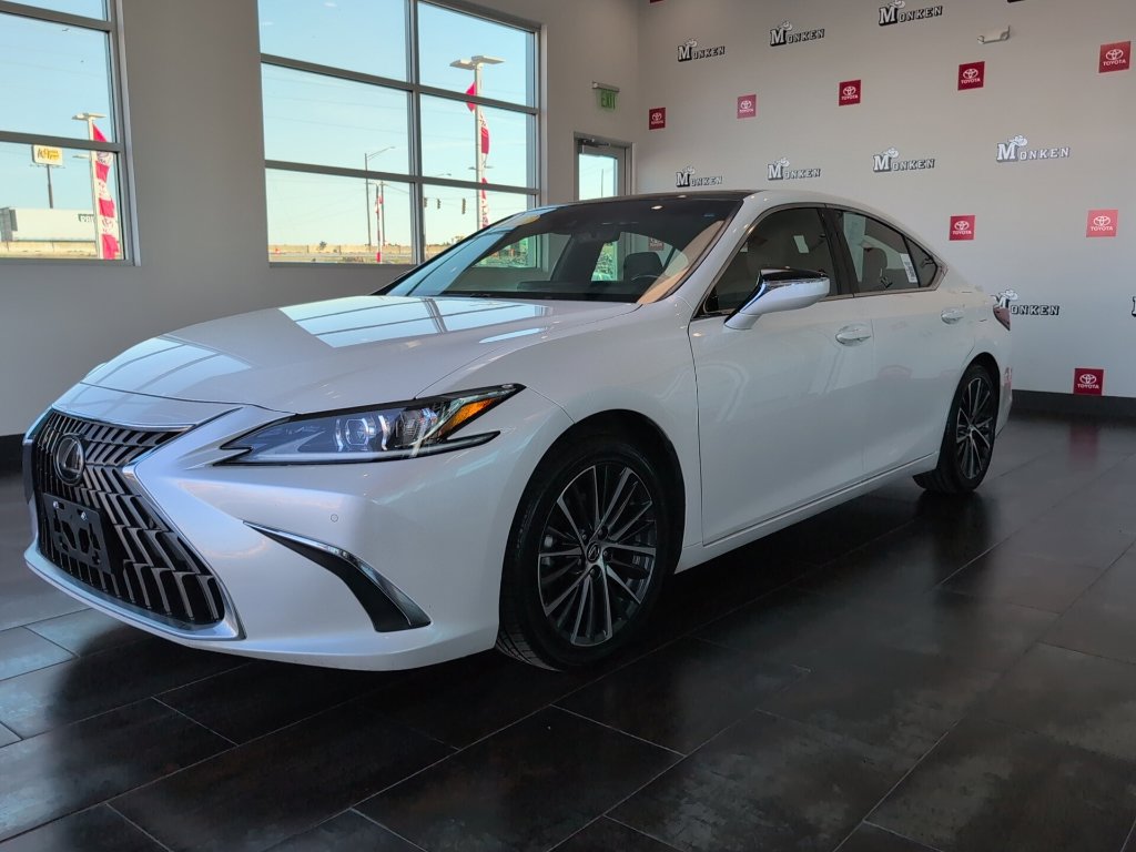 Used 2022 Lexus ES 350 w/ Premium Package FWD image 4