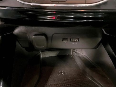 Used 2025 Chevrolet Trax RS w/ Sunroof Package image 31