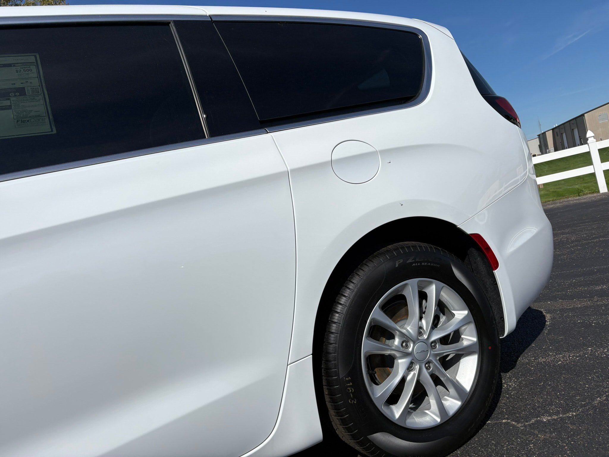 New 2027 Chrysler Pacifica Select FWD image 7