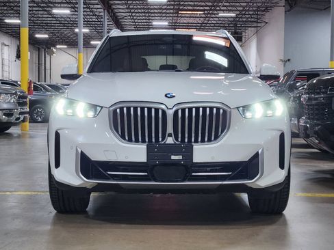 Used 2024 BMW X5 sDrive40i w/ Parking Assistance Package RWD image 3