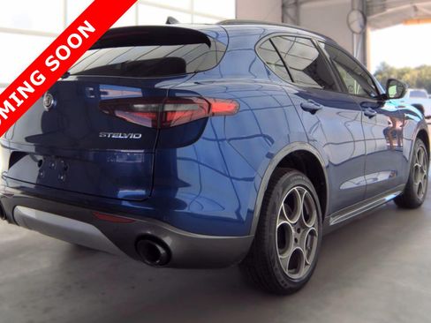 Used 2022 Alfa Romeo Stelvio Ti w/ Active Assist Plus Package AWD/4WD image 5