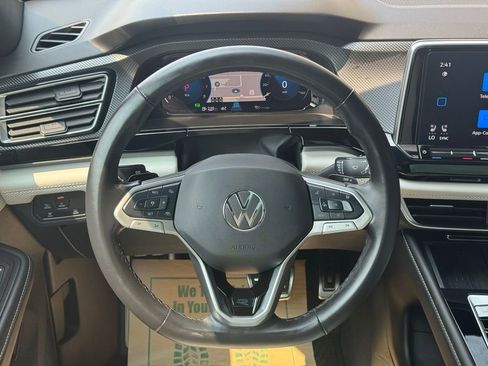 Used 2025 Volkswagen Atlas Cross Sport SEL Premium R-Line image 18