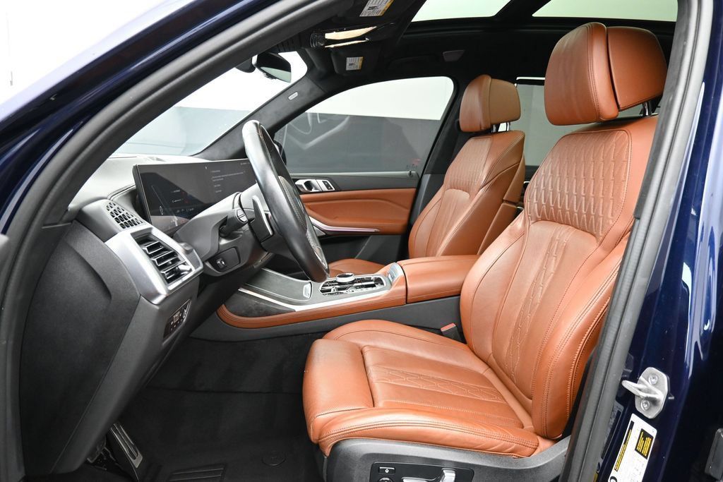 Used 2023 BMW X7 M60i w/ Executive Package AWD/4WD image 10