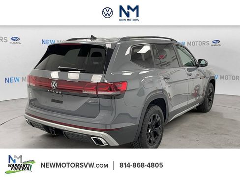 New 2026 Volkswagen Atlas Peak Edition image 4