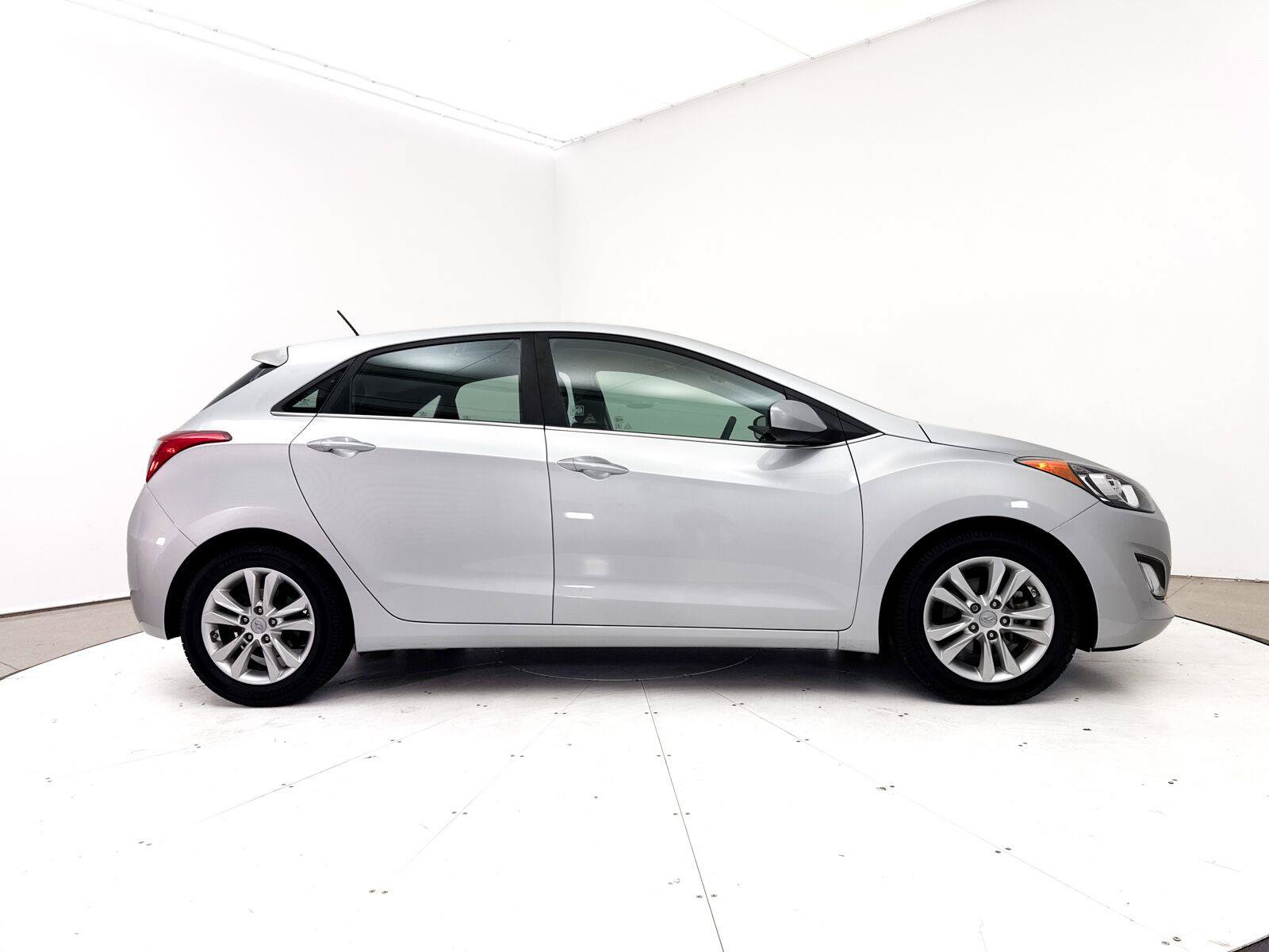 Used 2014 Hyundai Elantra GT FWD image 29