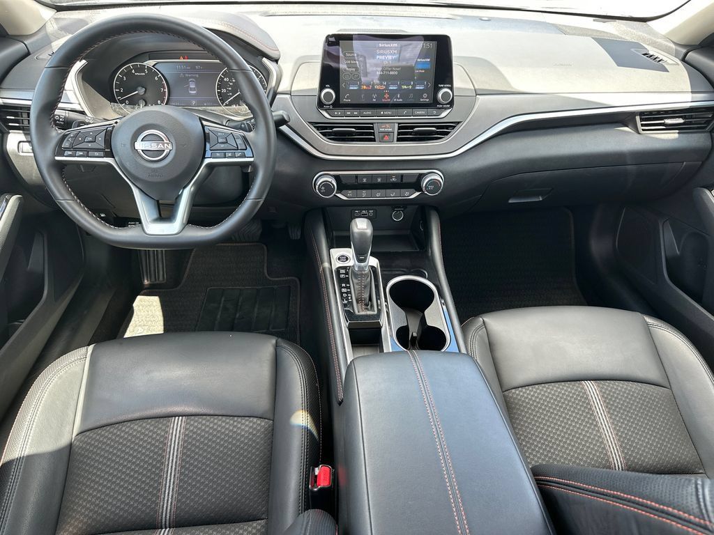 Used 2025 Nissan Altima 2.5 SR FWD image 23
