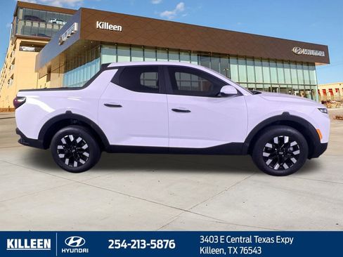Used 2025 Hyundai Santa Cruz SE image 11