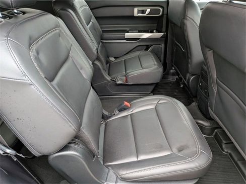 Used 2022 Ford Explorer XLT w/ Equipment Group 202A image 29