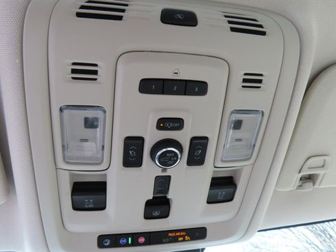 Used 2024 GMC Yukon Denali w/ Advanced Technology Package image 35