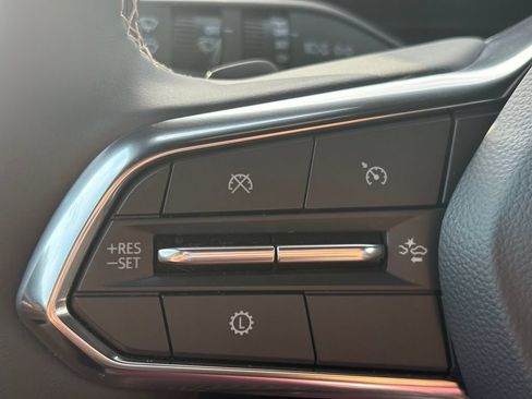 Used 2026 Chevrolet Traverse LT w/ Driver Confidence Package FWD image 6