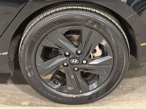 Used 2023 Hyundai Elantra SEL image 14