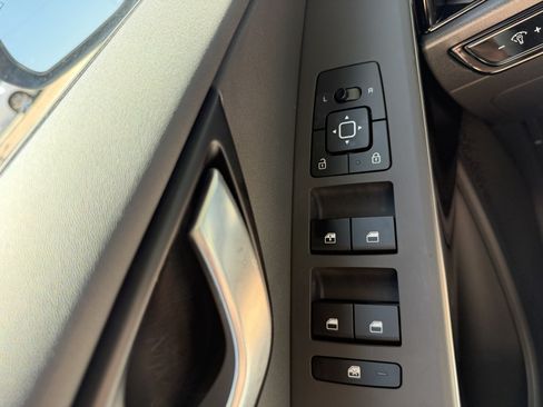 Used 2025 Kia Niro EX FWD image 26