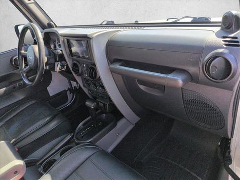 Used 2009 Jeep Wrangler Unlimited Rubicon w/ Trailer Tow Group image 19