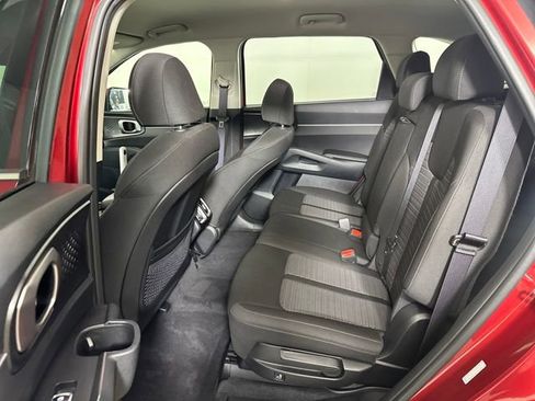 Used 2023 Kia Sorento LX image 25
