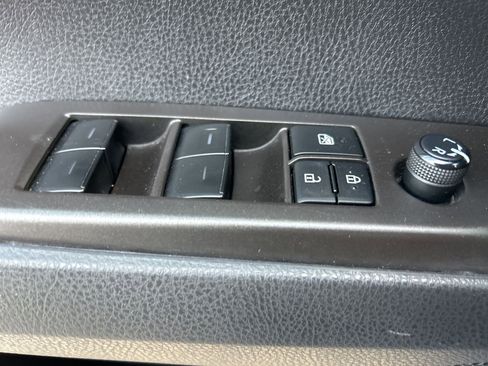 Used 2023 Toyota Camry SE image 14