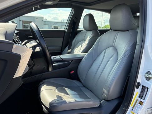 Used 2019 Toyota Avalon XLE w/ Moonroof Package FWD image 6