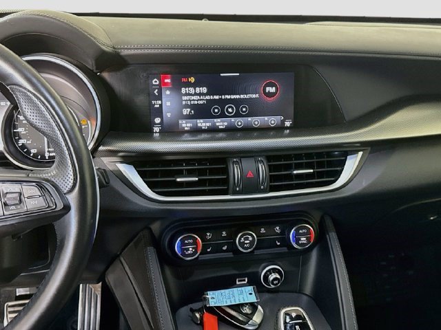 Used 2023 Alfa Romeo Stelvio Veloce AWD/4WD image 17