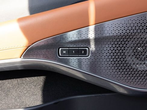 Used 2025 Lotus Emira image 22