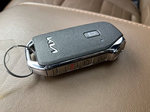 Used 2022 Kia Telluride SX w/ SX Prestige Package image 41