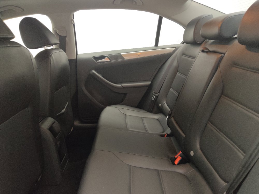 Used 2017 Volkswagen Jetta SE FWD image 18