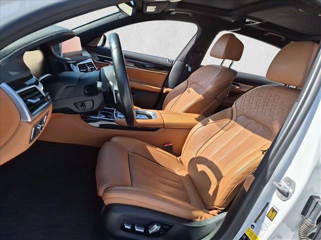 Used 2020 BMW 750i xDrive w/ M Sport Package AWD/4WD image 12