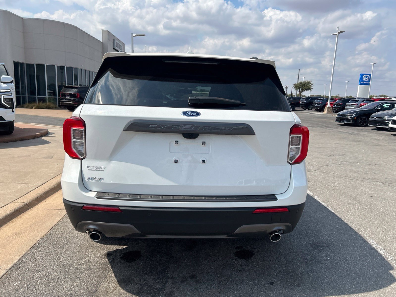 Used 2022 Ford Explorer XLT w/ Equipment Group 202A RWD image 6