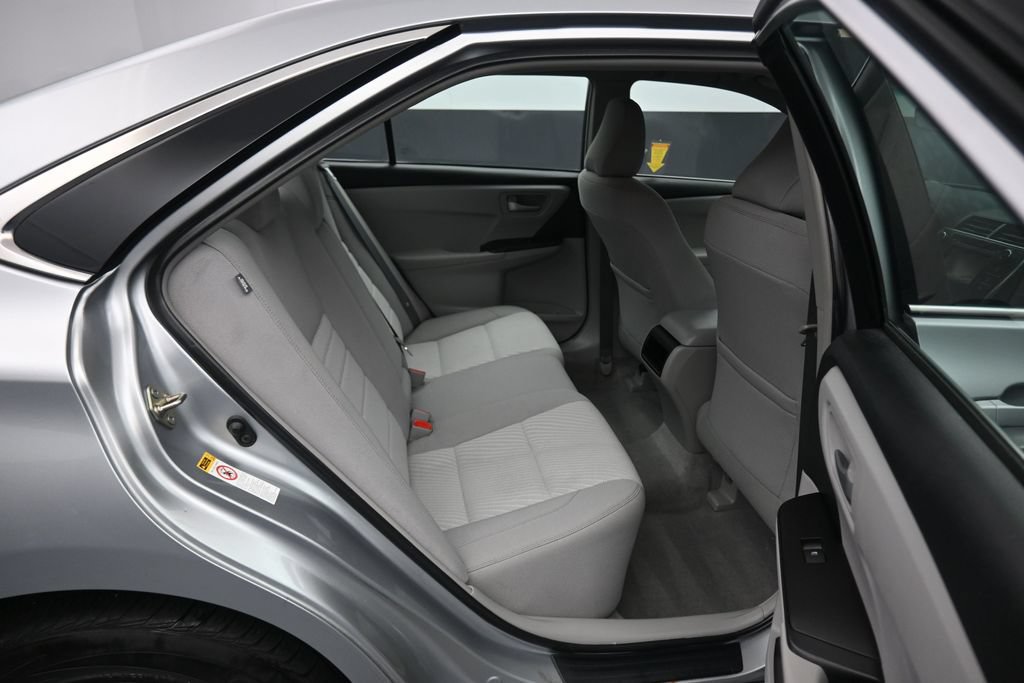Used 2017 Toyota Camry LE FWD image 35